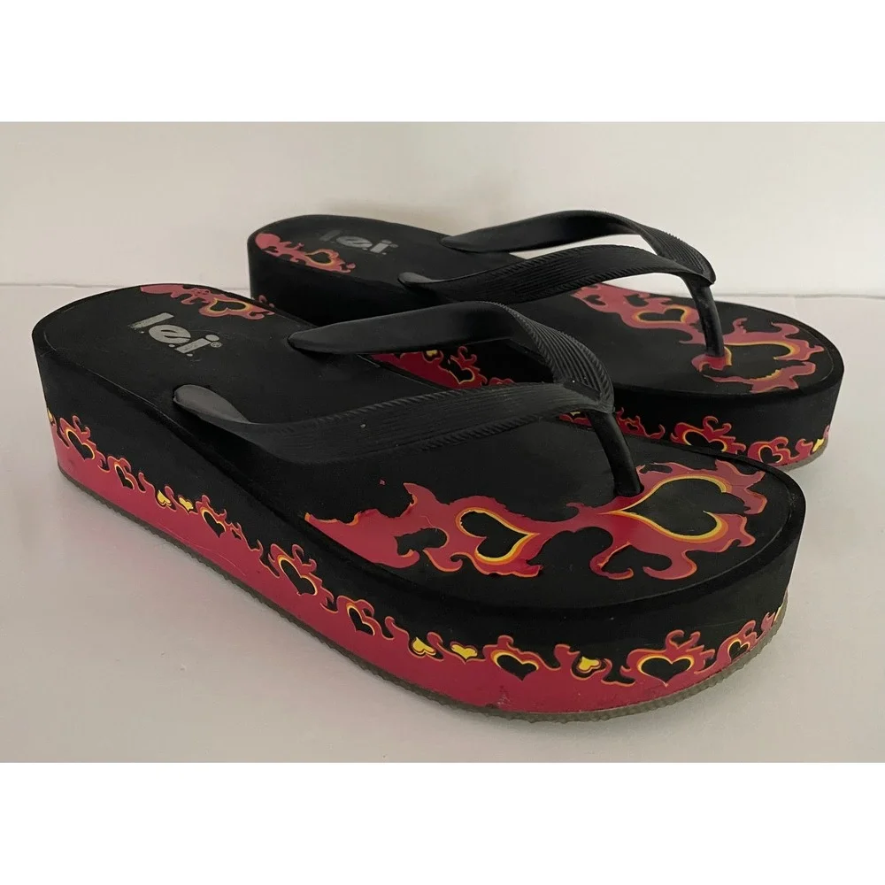 LEI Vintage Y2K Platform Flip Flops Flame Heart Graphic Black Red Wedge Sandals